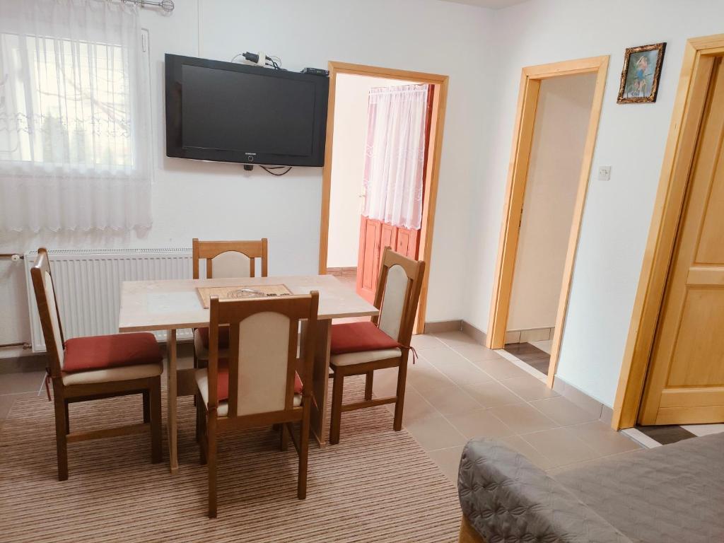 Apartment Tina Gračac photo 3