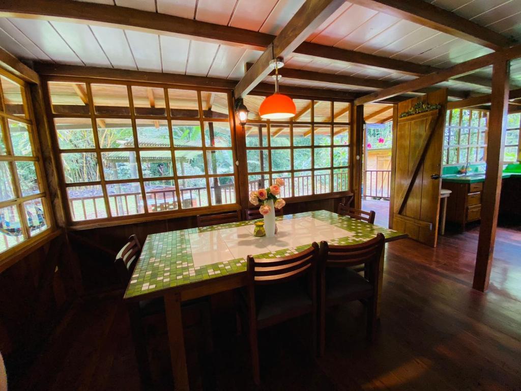 Wooden House Mindo - Casa de Las Nevadas photo 3
