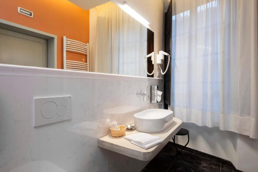 Hotel L'Antico Pozzo photo 4
