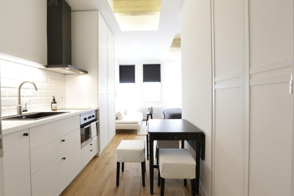 Студио (Номер-студио Делюкс - ул. Боговичева, 1), Apartments Angel Main Square