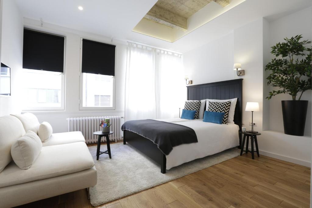 Студио (Номер-студио Делюкс - ул. Боговичева, 1), Apartments Angel Main Square