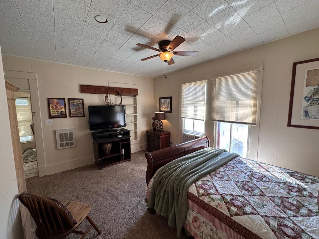 Carriage Inn - Tarpley Suite 5 photo 2