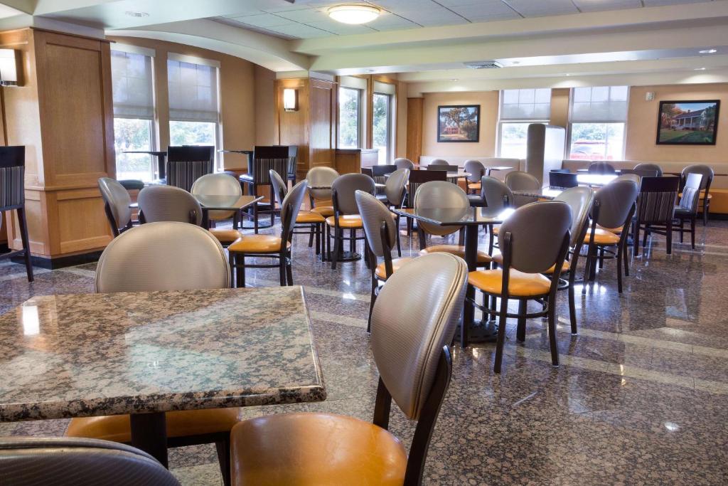 Drury Inn & Suites Lafayette LA photo 4