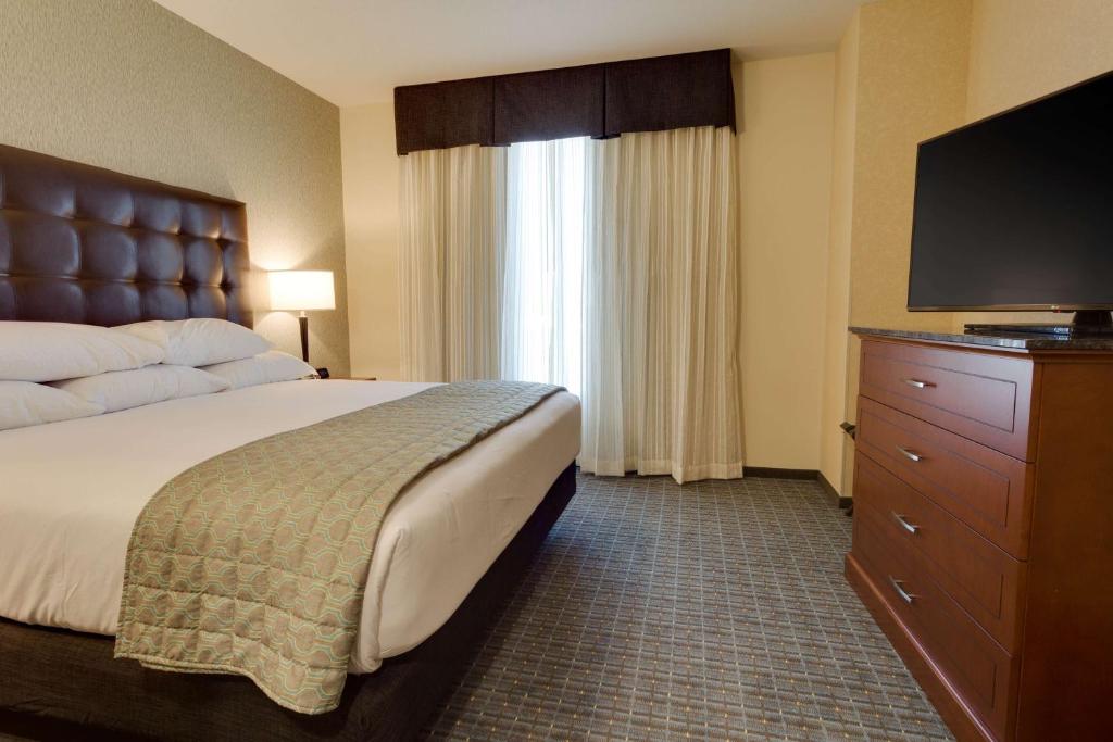 Drury Plaza Hotel St. Louis St. Charles photo 4