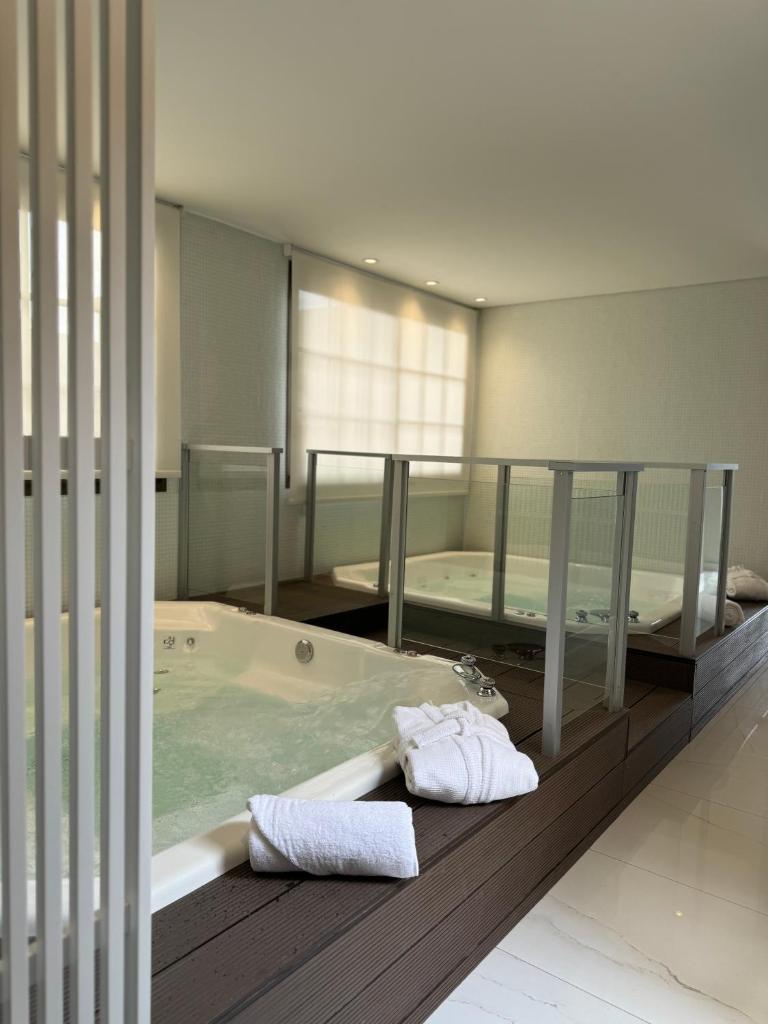 Guemes Hotel & Spa photo 2