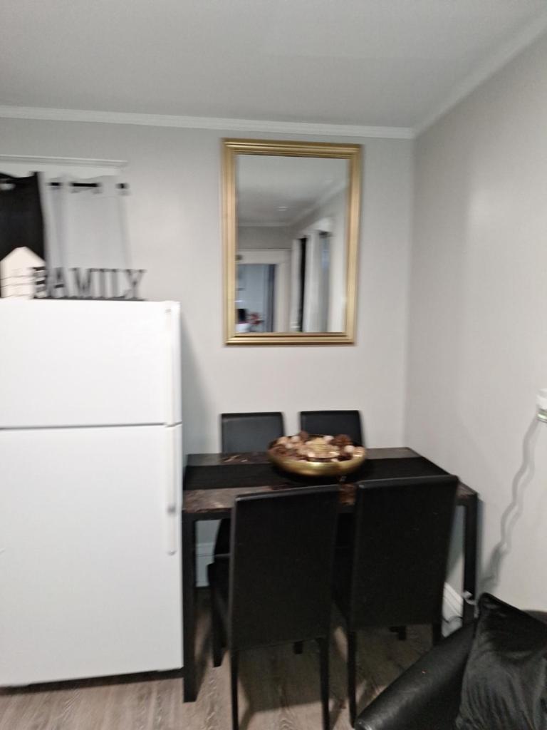 St. Paul Fry Street Den West Suite #2 photo 3