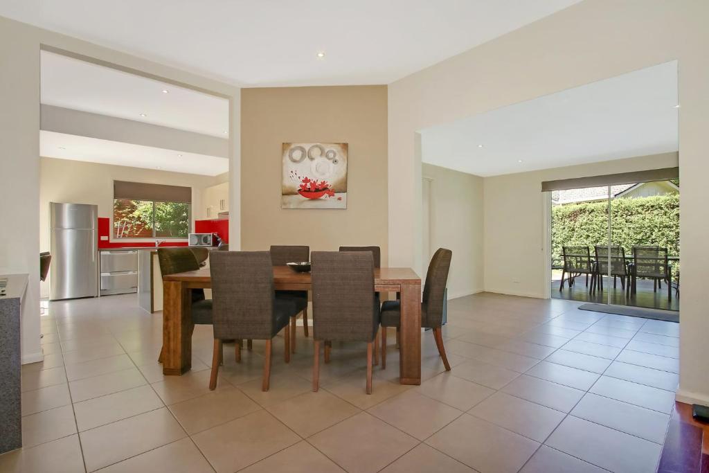 4 Anderson - In the heart of Bright! photo 2