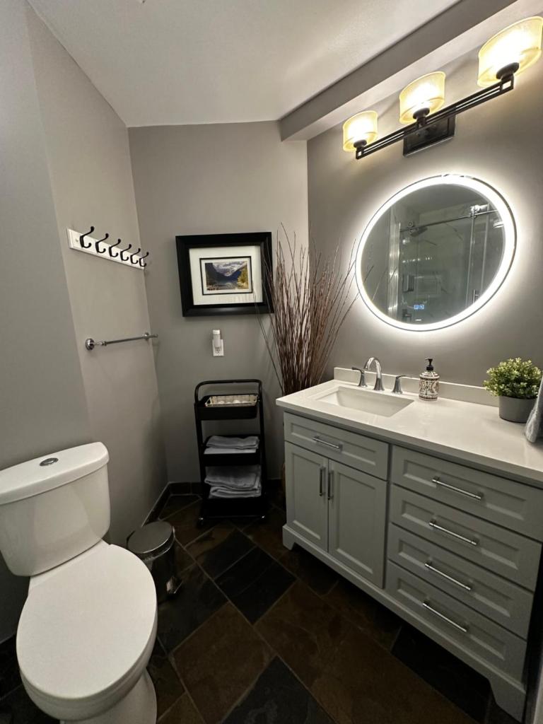 Luxury Two Queen Beds Condo - Grande Rockies Resort Indoor Parking Pool Hot tub GYM photo 1