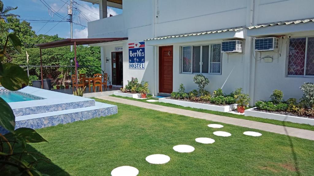 Bernis Hostel photo 3