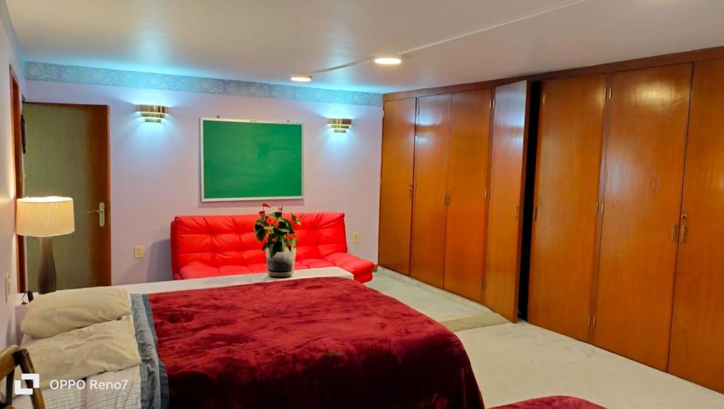 Habitaciones remodeladas con areas comunes photo 2
