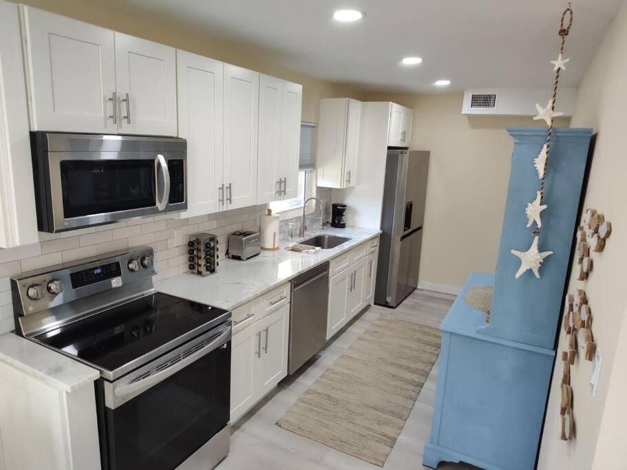 New Renovated! Half Duplex, .09 miles to the Beach photo 1
