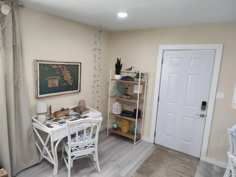 New Renovated! Half Duplex, .09 miles to the Beach photo 4