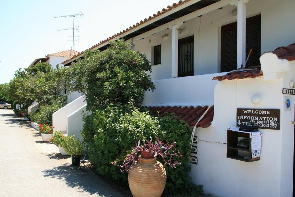 Ilias Apartments photo 4