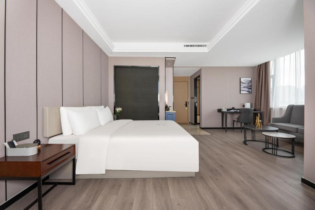 Atour X Hotel Urumqi Railway Bureau Satellite Plaza photo 1