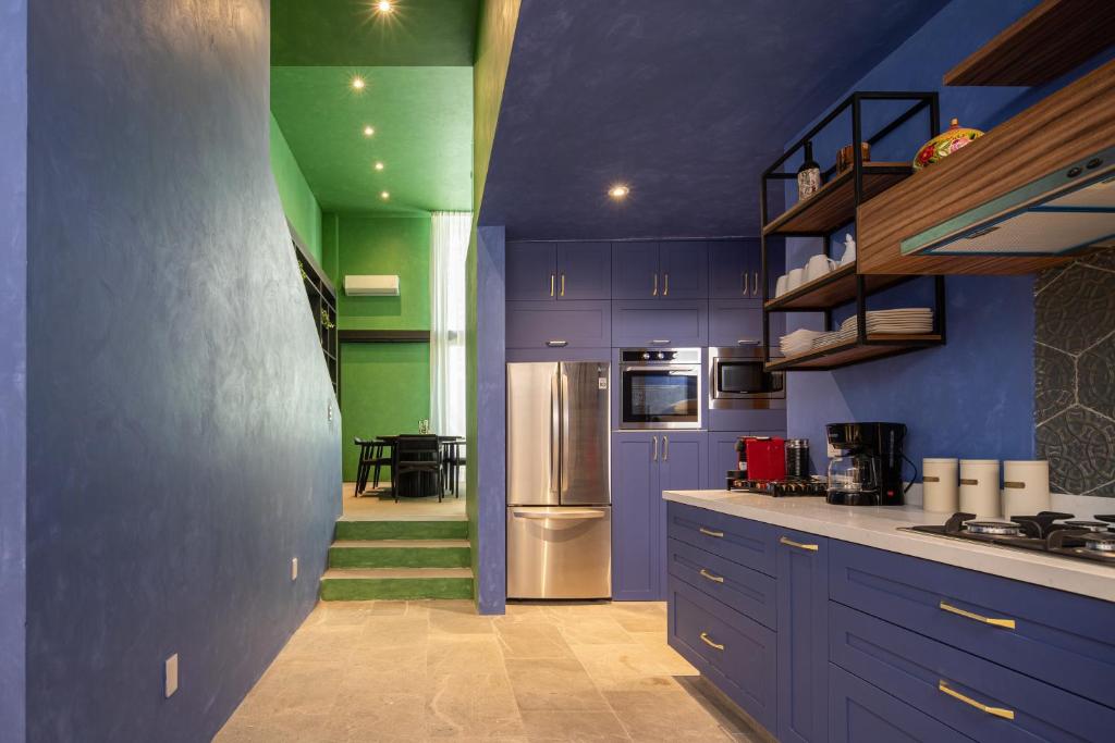 Colorful & Lively Centro Gem 5BR, Rooftop Patio photo 4