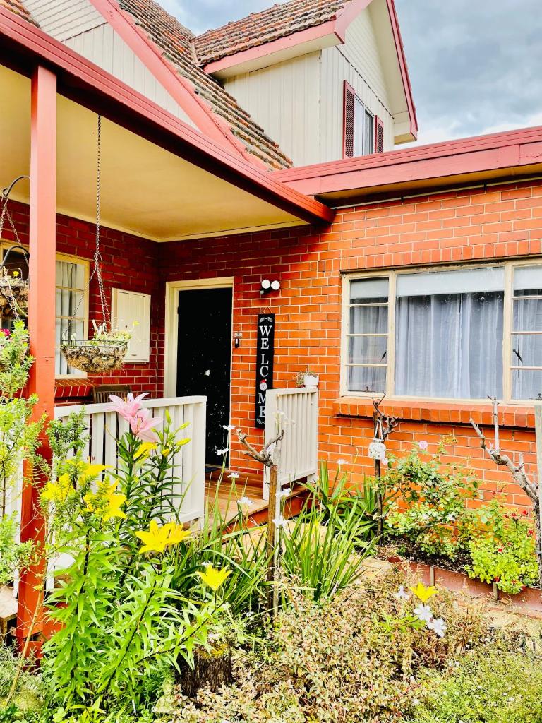 Rosehaven on Rosebud photo 1