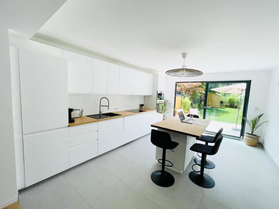 Modern townhouse with Private Garden photo 2