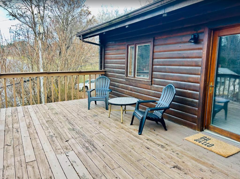 Cozy cabin close to Virginia Tech and Radford University photo 1