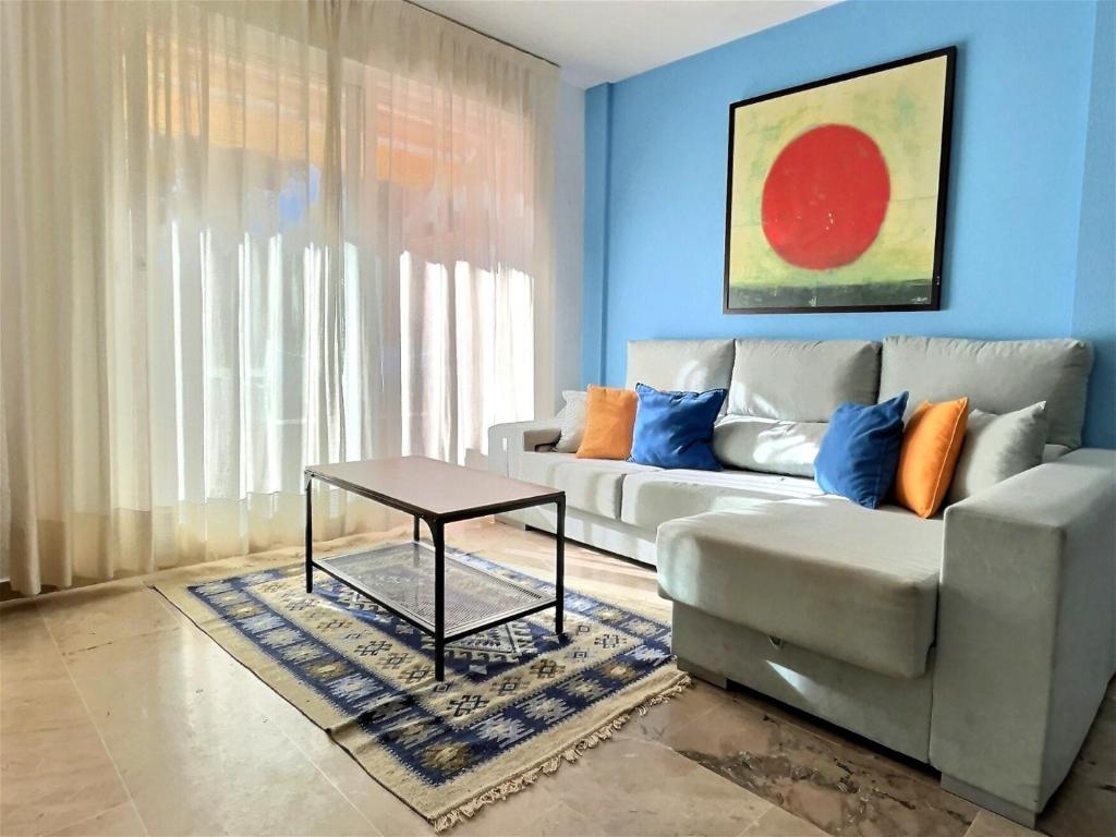 Two bedroom apartment walking distance to a stunning beach in Casares Costa photo 4
