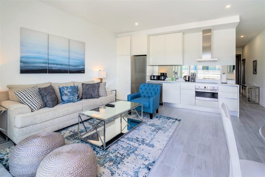 Cayman Luxury Rentals at The Grove photo 4