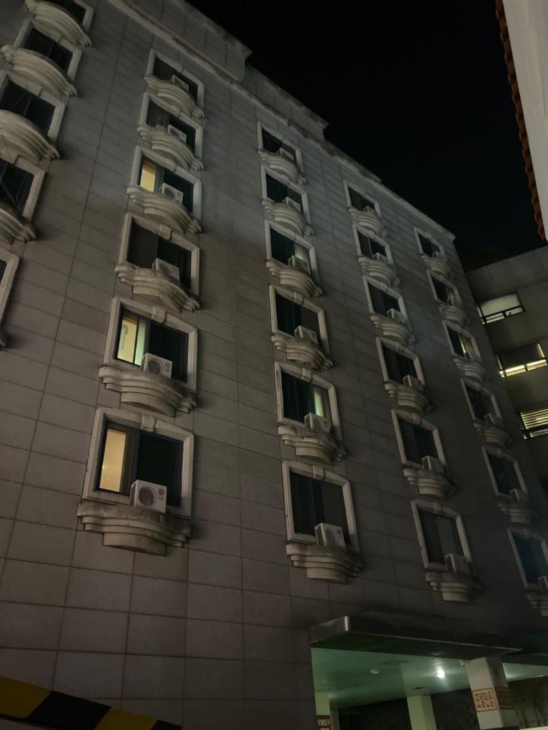 Alibaba Motel main building photo 1