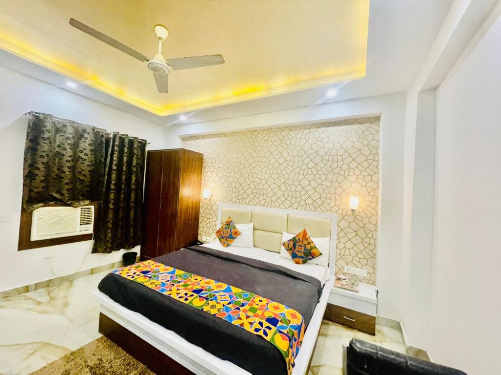 Hotel Taj Star by Urban stay photo 1