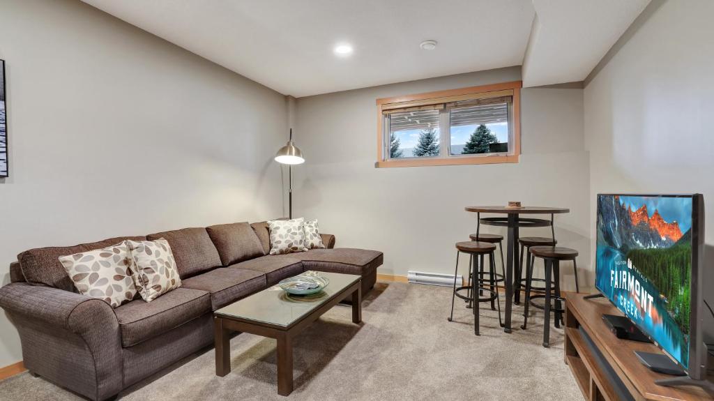 The Residences at Fairmont Ridge photo 2