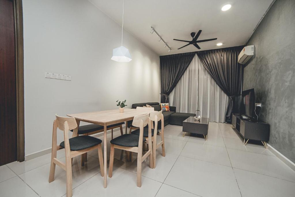Amberside Comfy Stay 3BR in Danga Bay by Our Stay photo 3