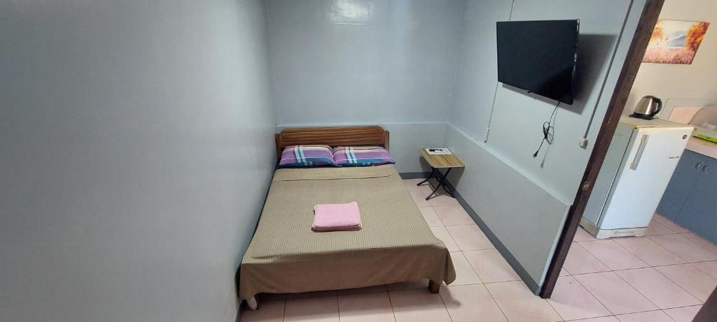 Genna's Tourist Inn Standard Room