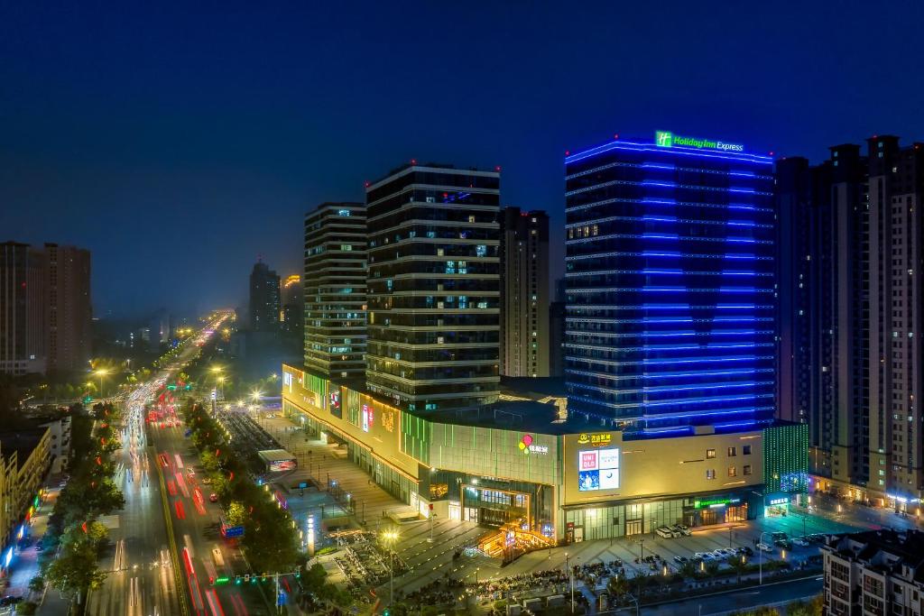 Holiday Inn Express Heze City Center, an IHG Hotel photo 1