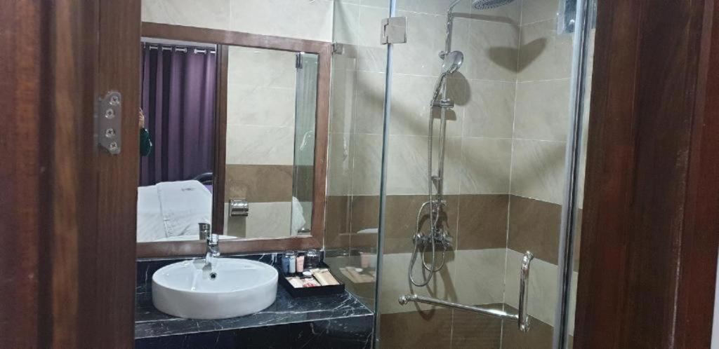 Phương Trang Hotel - 71 Giáp Nhị - by Bay Luxury