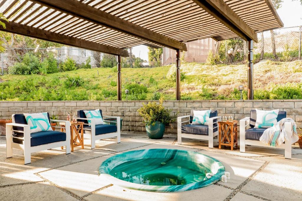 Cliffridge by AvantStay Lush Malibu Hills Estate w Breathtaking Ocean Views photo 3