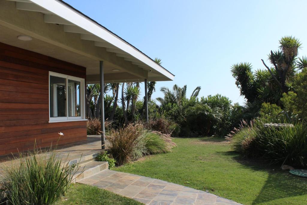 Bluff by AvantStay Gorgeous Malibu Getaway w Hot Tub Spectacular Ocean Views photo 3