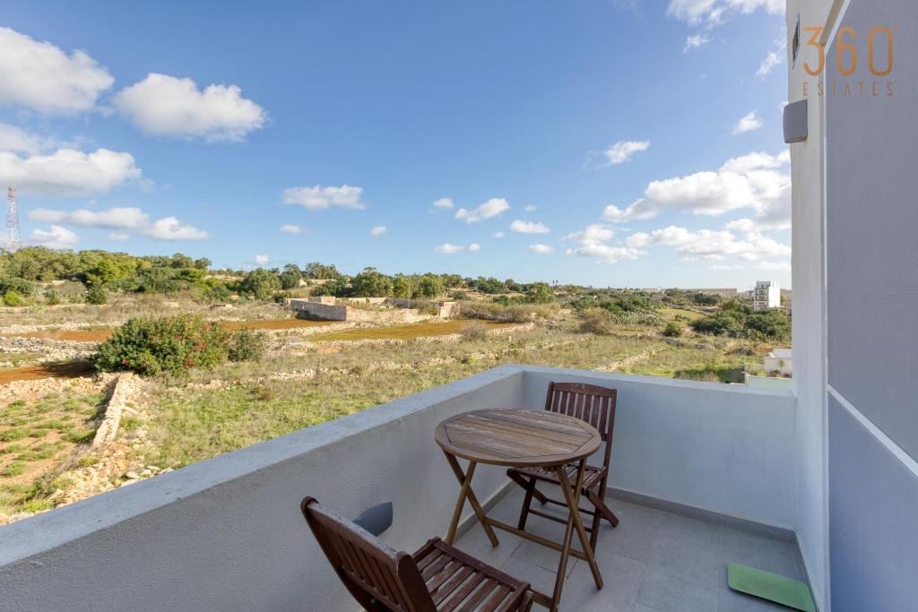 A lovely, central 2BR penthouse with large outdoor by 360 Estates photo 1