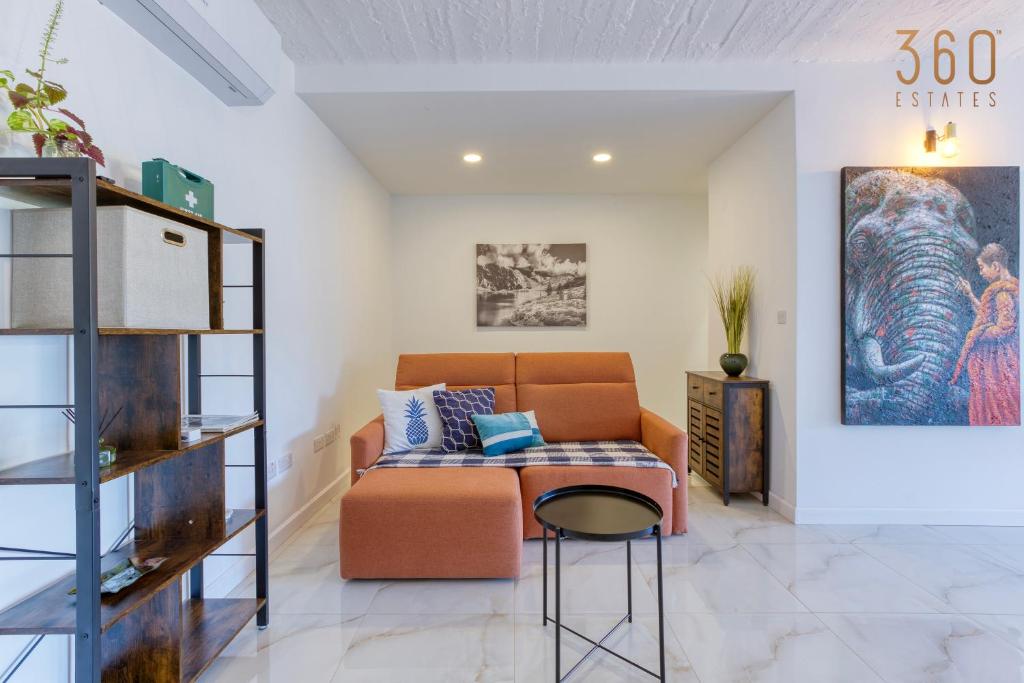 A lovely, central 2BR penthouse with large outdoor by 360 Estates photo 2