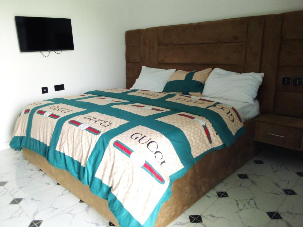 WEMBEN Property, 4 Bedroom Duplex for Rent