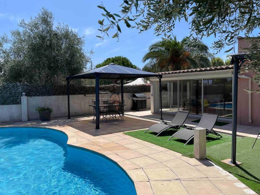 Villa climatisée piscine 3 chambres mer à 800m photo 2