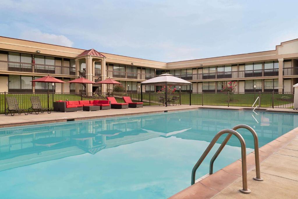 Baymont by Wyndham Culpeper photo 1