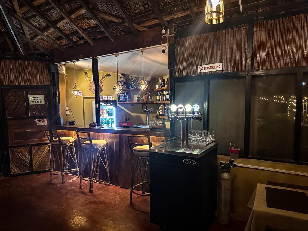 Hotel Tharu Garden And Beer Bar photo 3