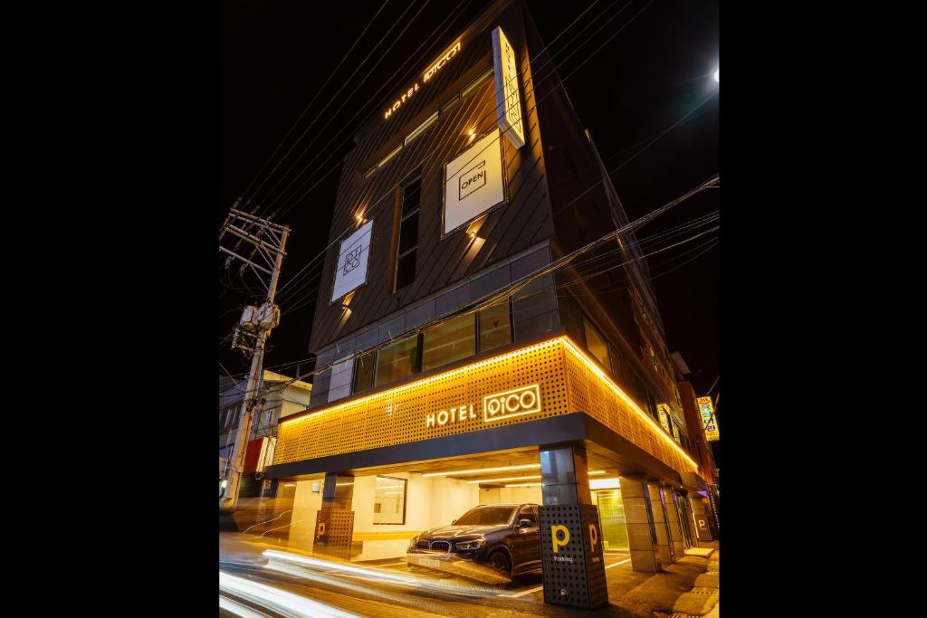 Hotel Pico photo 1
