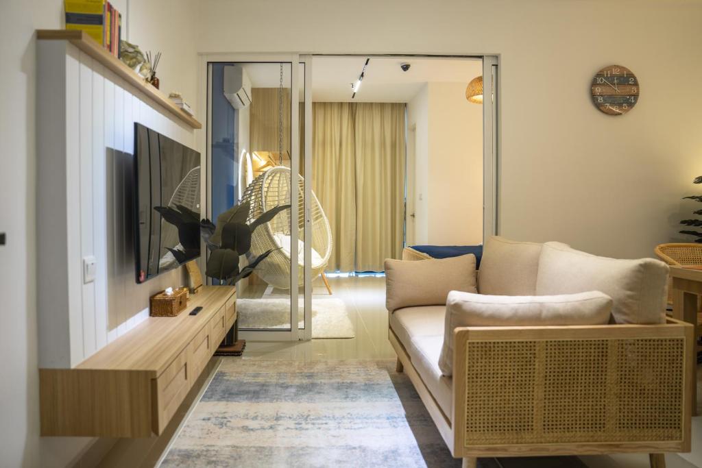 The Nest at The Shore KK CBD Seaview with Balcony photo 2