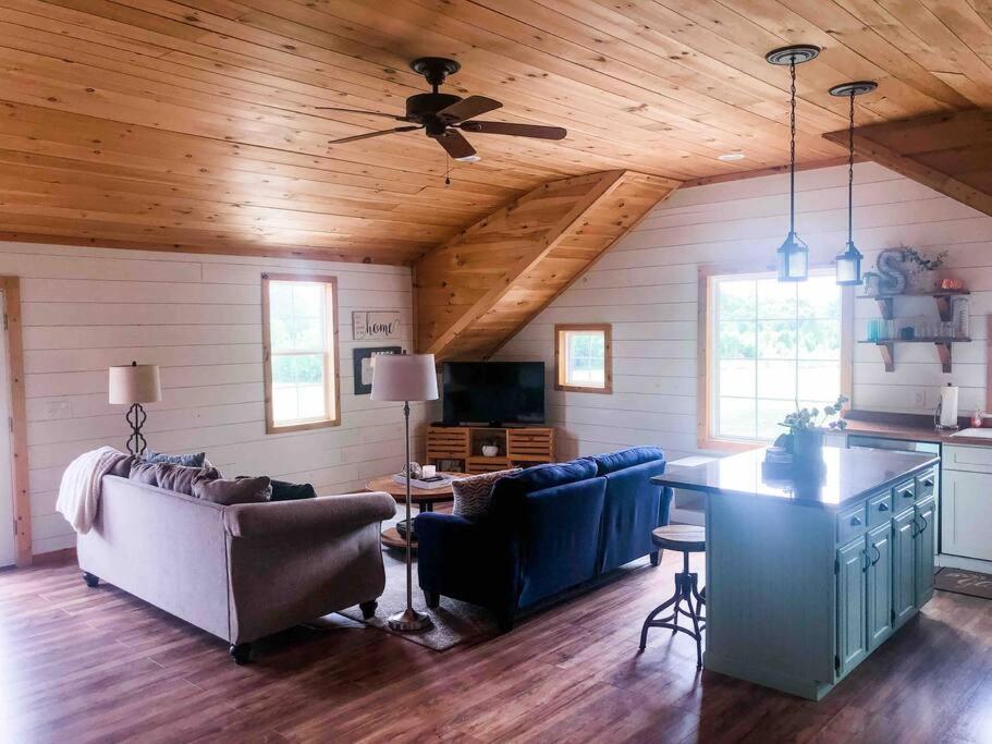 Barndominium with lake view, close to Nashville! photo 4