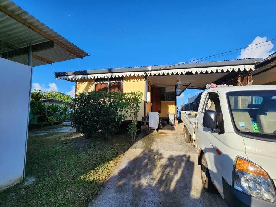 FARE Miti en bord de mer Fare Tepua Lodge photo 2