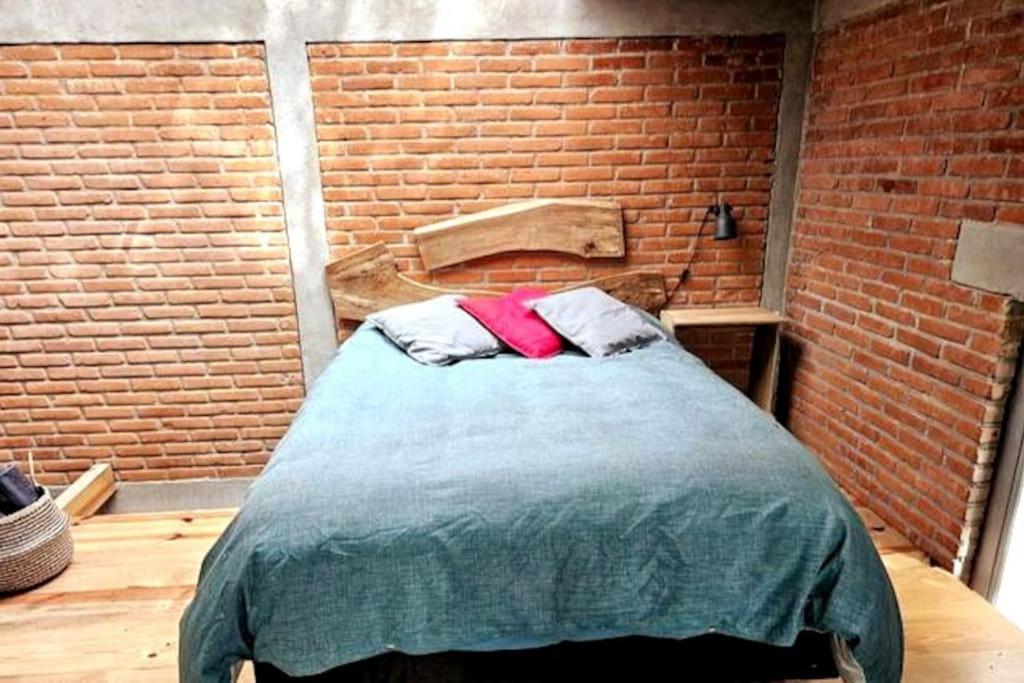 The Red Cabin at the bottom of Tepoztlan's Forest, Huitzilac