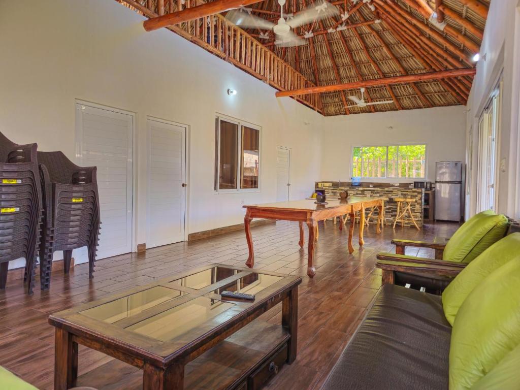 Kadamagy Monterrico photo 4