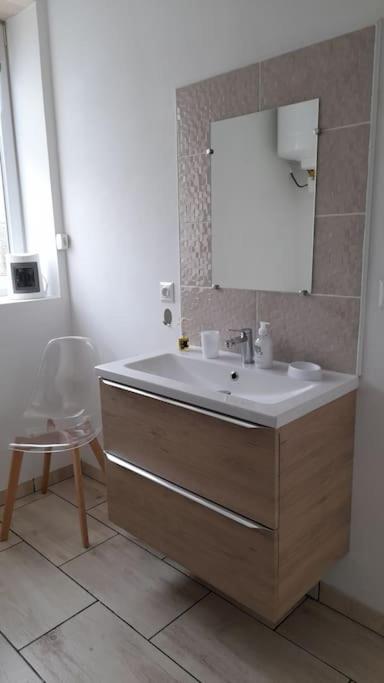 Gîte location meublée Aumale - studio en centre-ville - La maison en brique photo 4