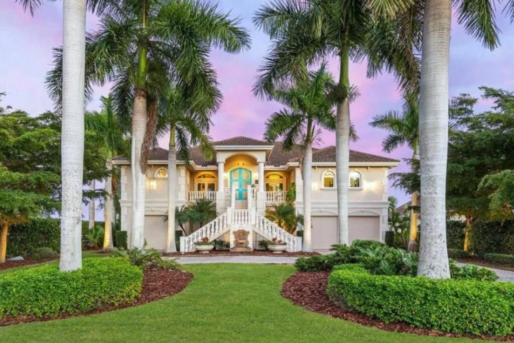 Tropical Pool Paradise - Minutes from the Beach Venice