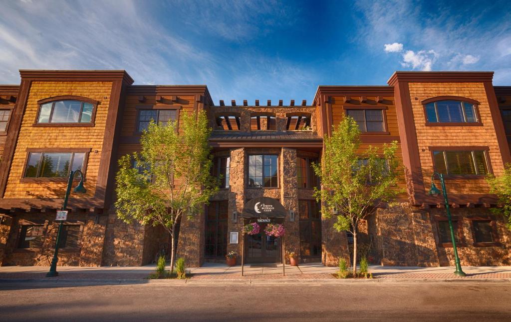 White Buffalo Club image