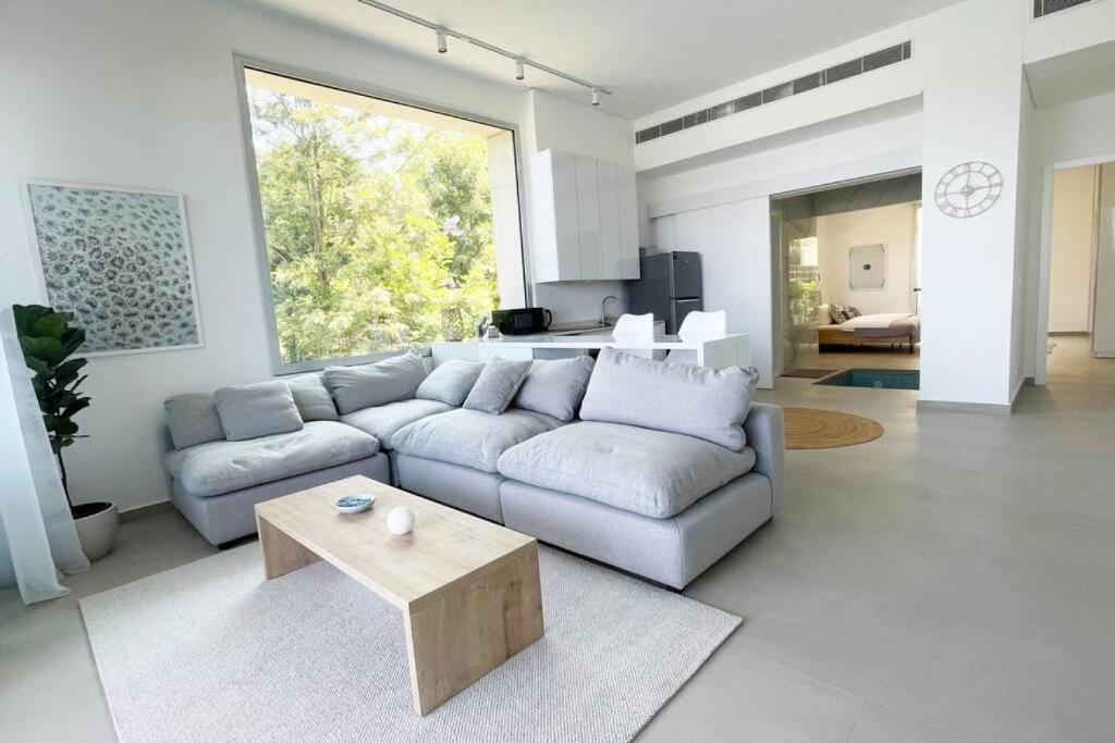 Amchit Bay Beach Residences 1BR w Private Pool photo 1