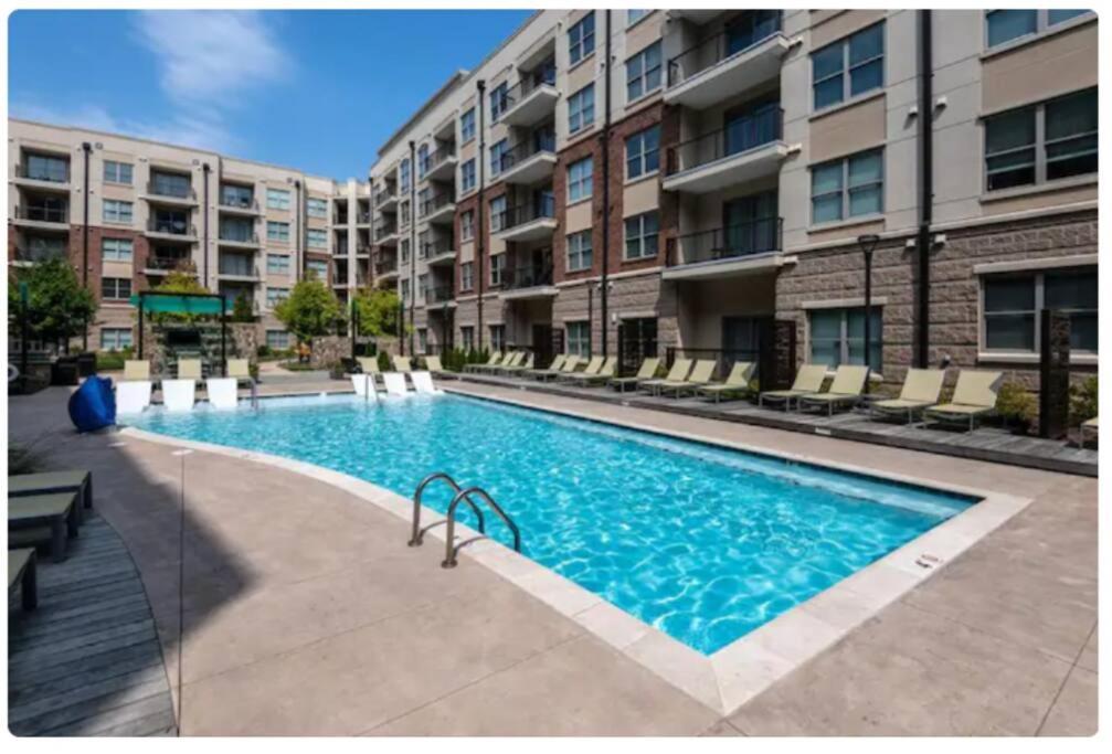 League Flats Uptown at West Trade Street image